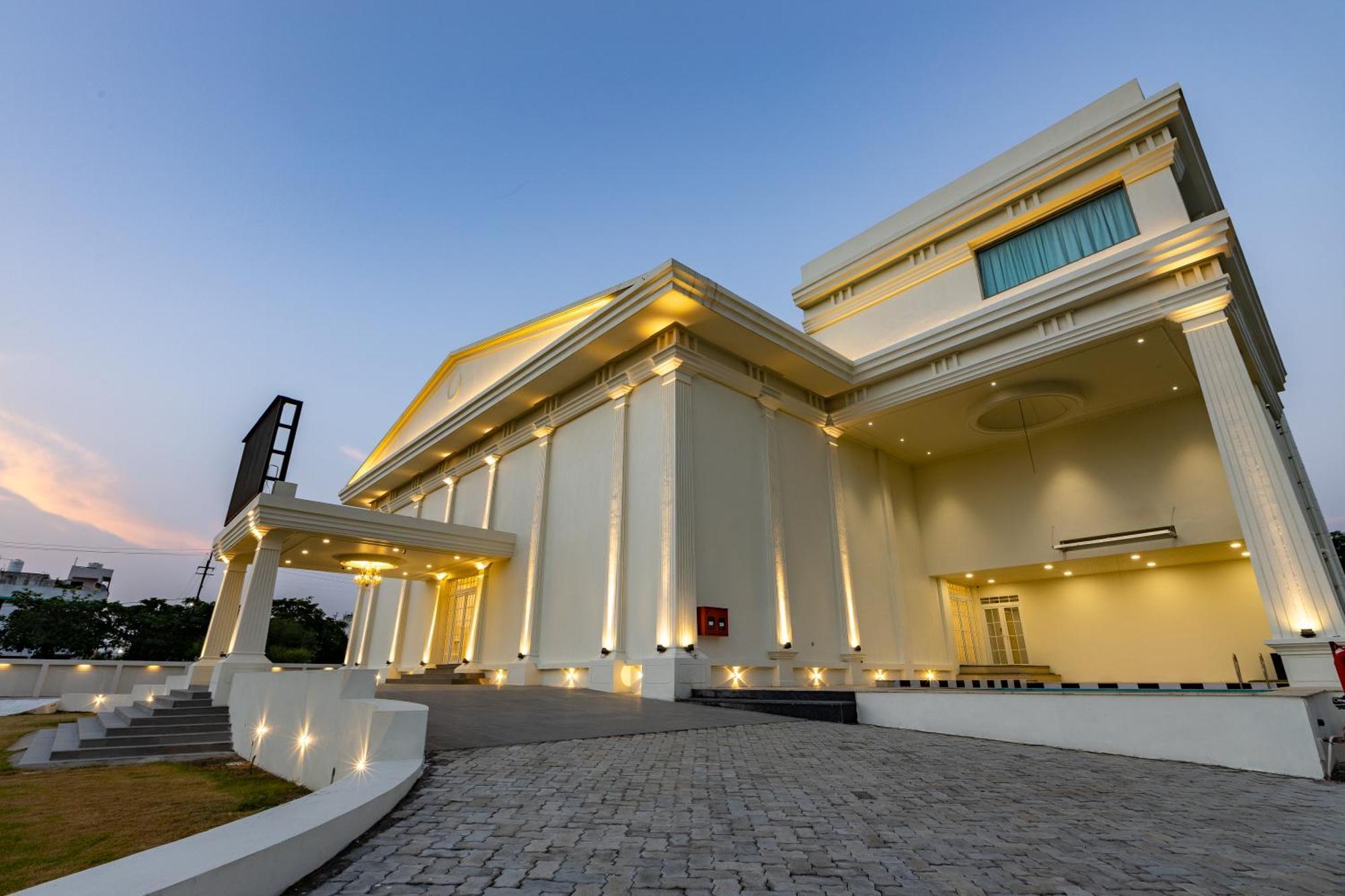 The Grand Monarch Hotel, Ujjain Eksteriør billede