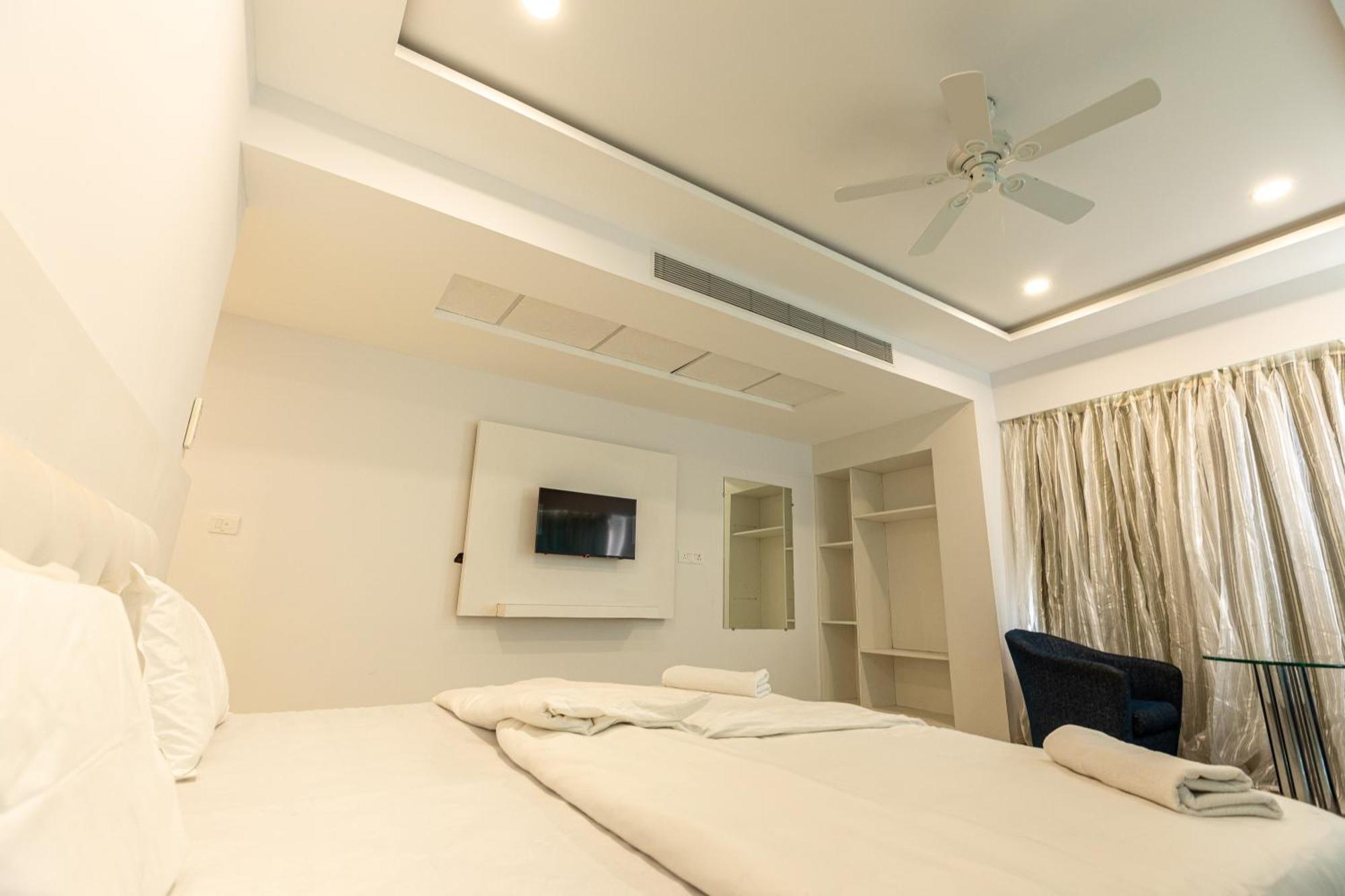 The Grand Monarch Hotel, Ujjain Eksteriør billede