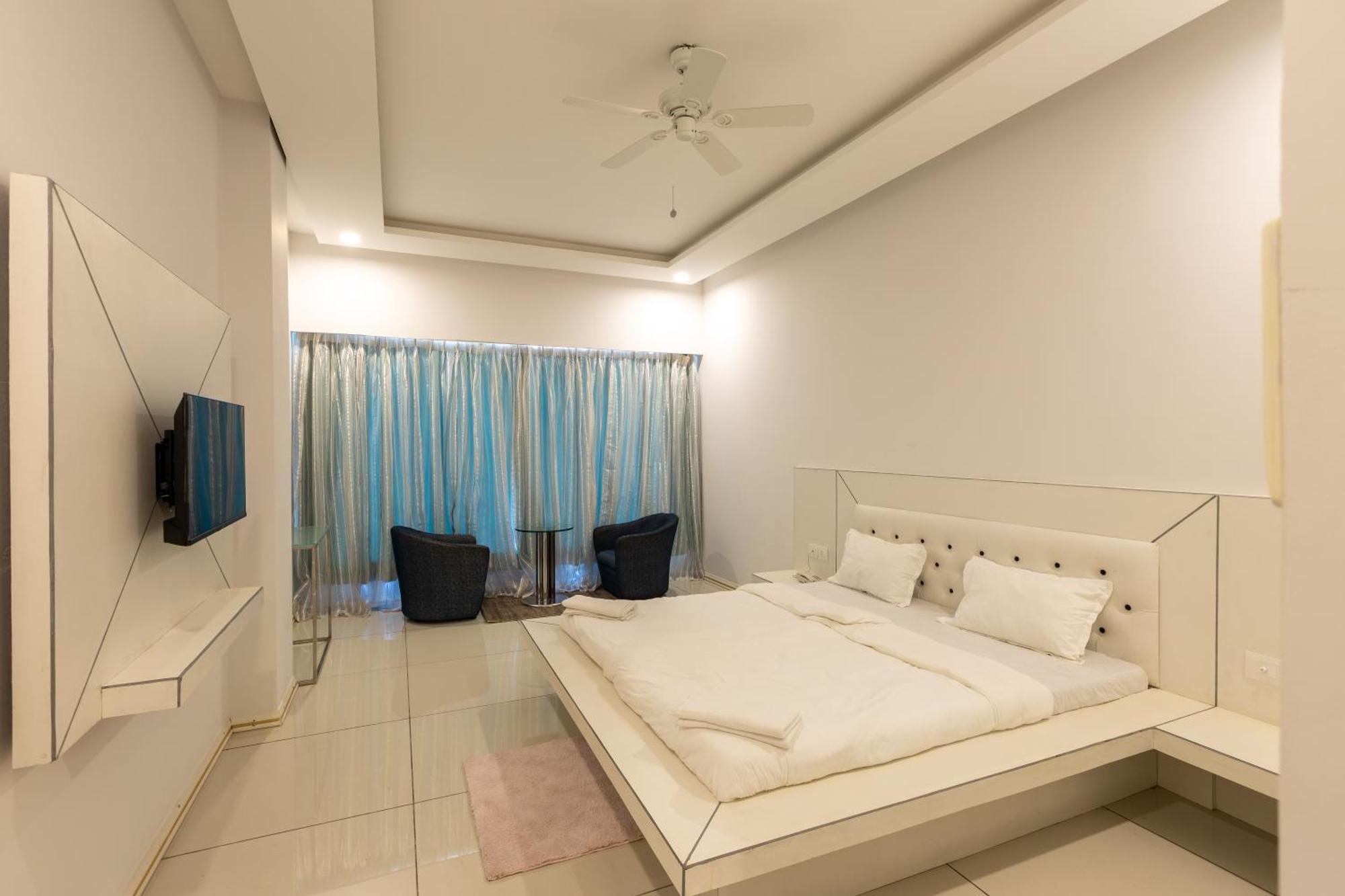 The Grand Monarch Hotel, Ujjain Eksteriør billede
